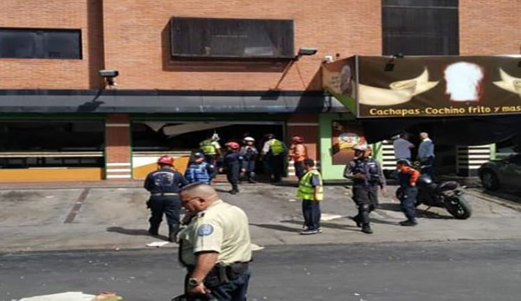 Dos heridos dejó fuerte explosión de gas en un restaurante de Las Mercedes
