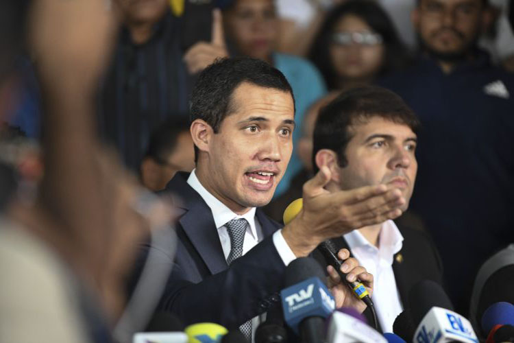 Guaidó espera que oficialistas respeten facultades de la AN