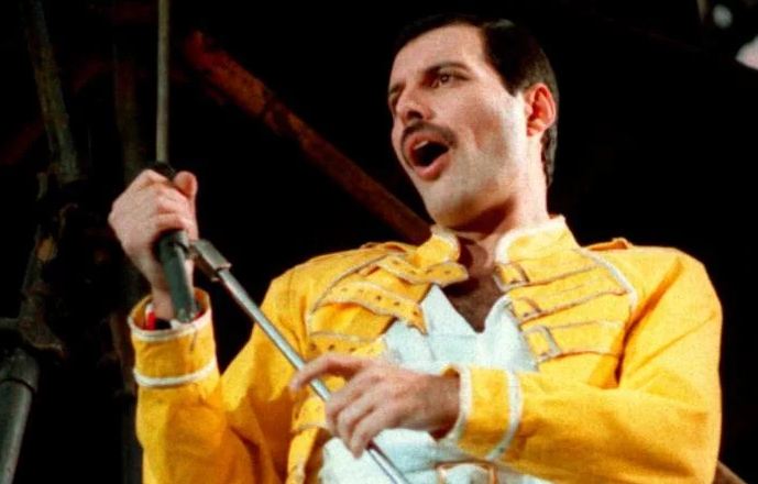 Freddie Mercury cumpliría hoy 73 años (+Éxitos)