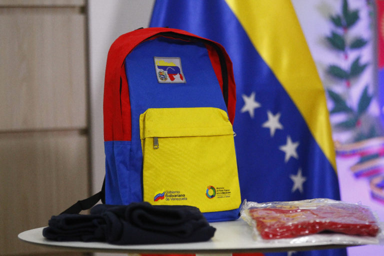 Gobierno de Maduro fortalecerá políticas sociales para inicio de año escolar