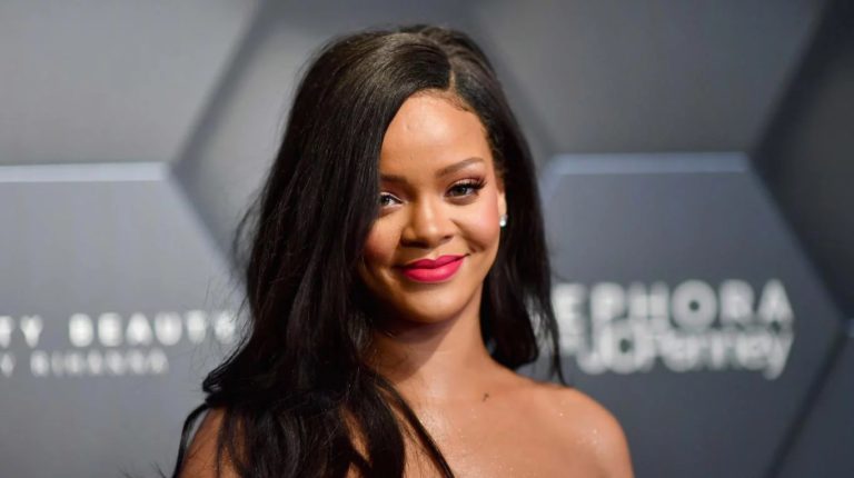 Rihanna anuncia ayuda de su fundación a víctimas de huracán Dorian en Bahamas