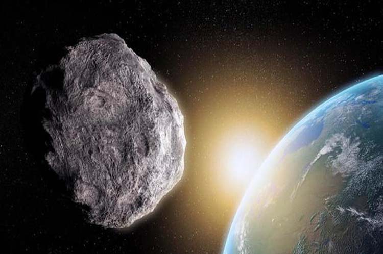 Asteroide del tamaño de la torre Eiffel se aproxima este viernes a la Tierra