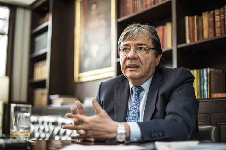 Canciller de Colombia dice que sin Maduro sería más fácil combatir a las FARC