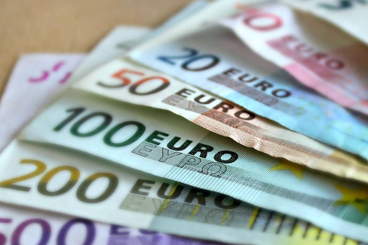 Tasa de cambio cerró este lunes en Bs 24.404,91 por euro