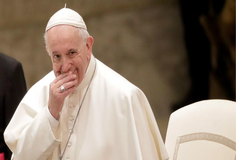 Papa Francisco quedó atrapado en un ascensor por 25 minutos