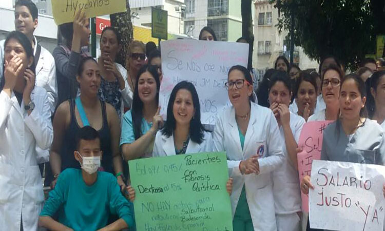 Nueva protesta en Hospital de Niños de Caracas: Personal  exige aumento de sueldos