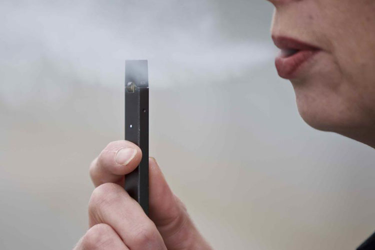 Aumenta a 12 la cifra de muertes por el uso de cigarrillos electrónicos