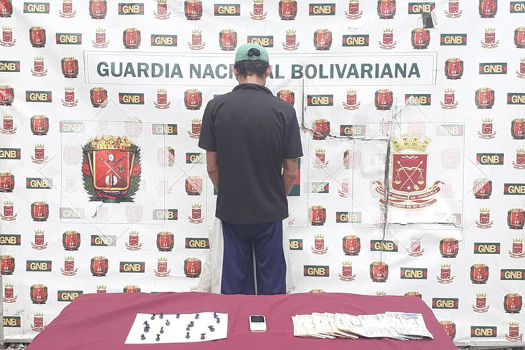 GNB detiene a ciudadano por micro tráfico de Droga en Lagunillas