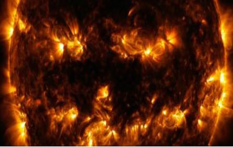 NASA publicó foto del Sol que parece ¡calabaza de Halloween!