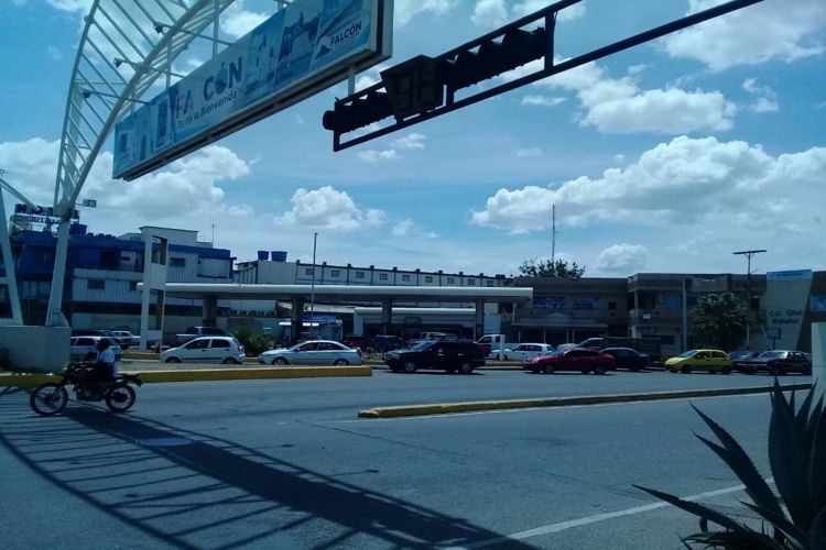 Corianos reportan colapso de las estaciones de servicio