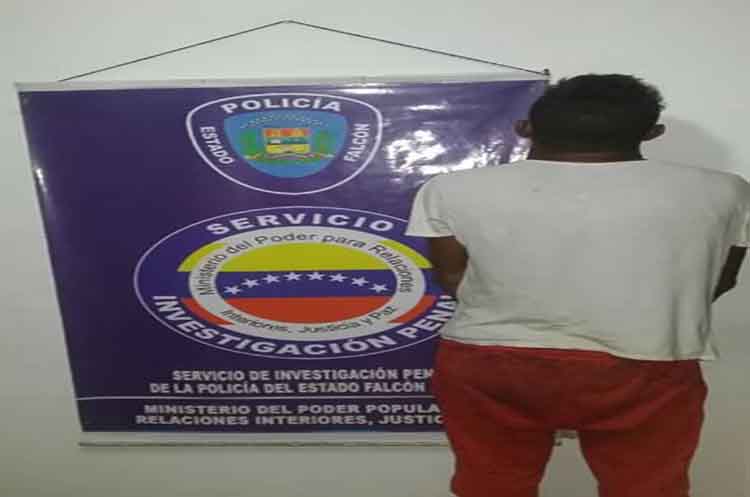 Policía detiene a sujeto por resistencia a la autoridad