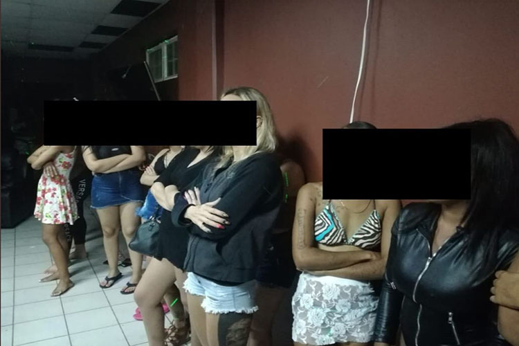 Detienen a 22 venezolanas sin identificación en fiesta privada, denunció Carlos Valero