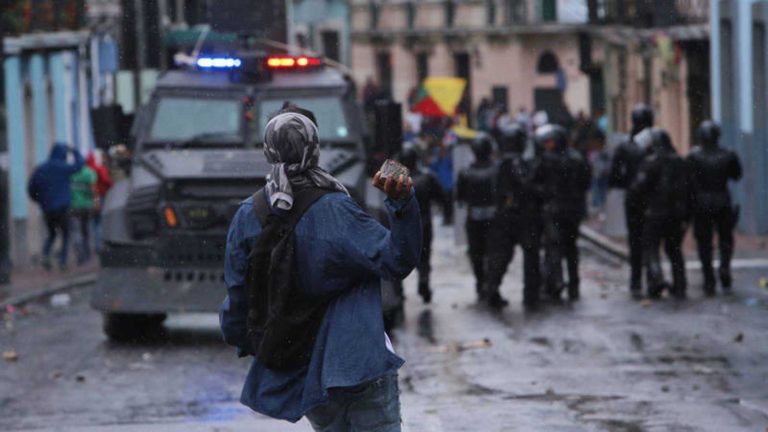 Detenciones en segundo día de protestas en un Ecuador bajo estado de excepción