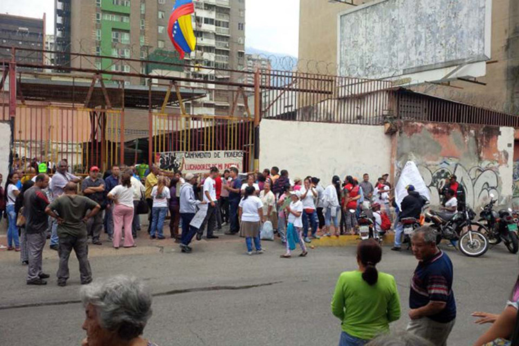 Denuncian que chavistas promueven invasiones en el centro de Caracas