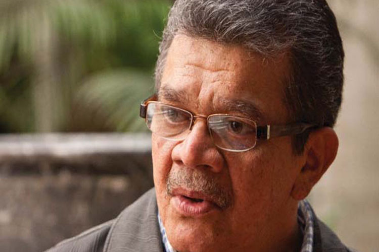 Falleció el periodista y diputado Earle Herrera