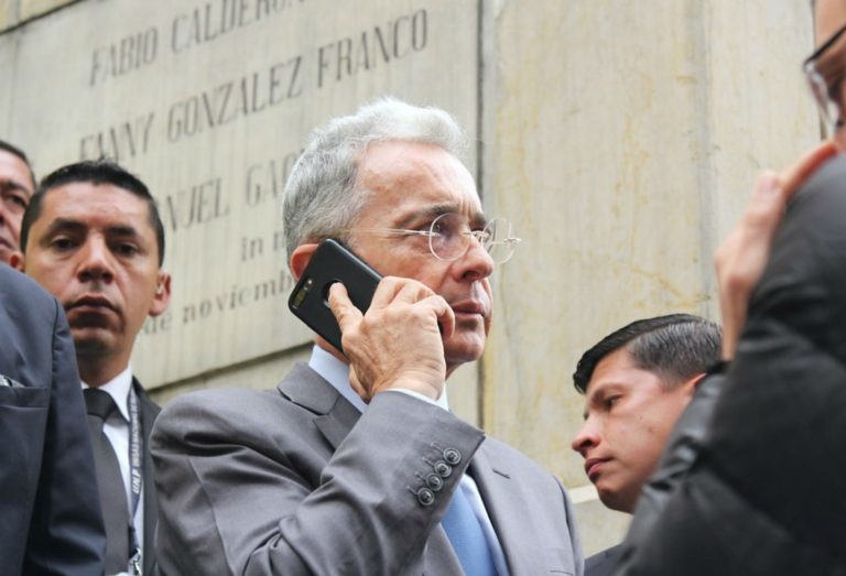 Uribe entra a la Corte Suprema para indagatoria en su caso más complicado