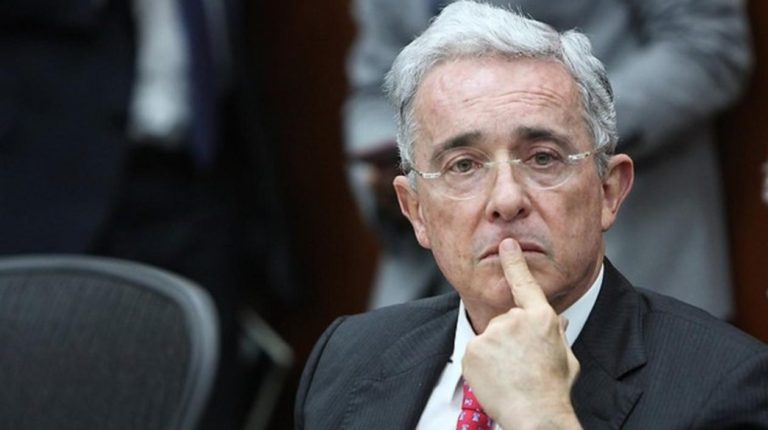 El expresidente colombiano Uribe propone una amnistía general para lograr la paz