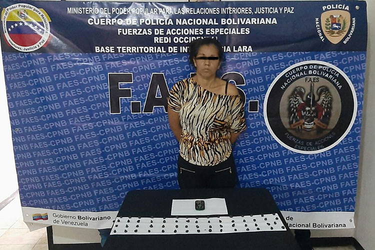 Mujer con 60 envoltorios de droga es detenida por las FAES