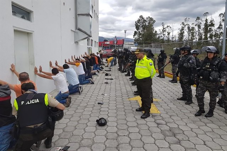 Gobierno de Ecuador anuncia la detención de varios venezolanos en aeropuerto de Quito