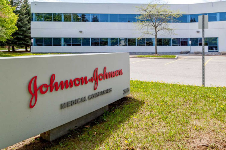 Johnson & Johnson solicita autorización a la FDA para inyectar dosis de refuerzo de su vacuna
