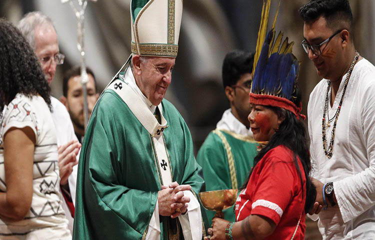 Papa Francisco abrió el debate para que hombres casados puedan ser sacerdotes