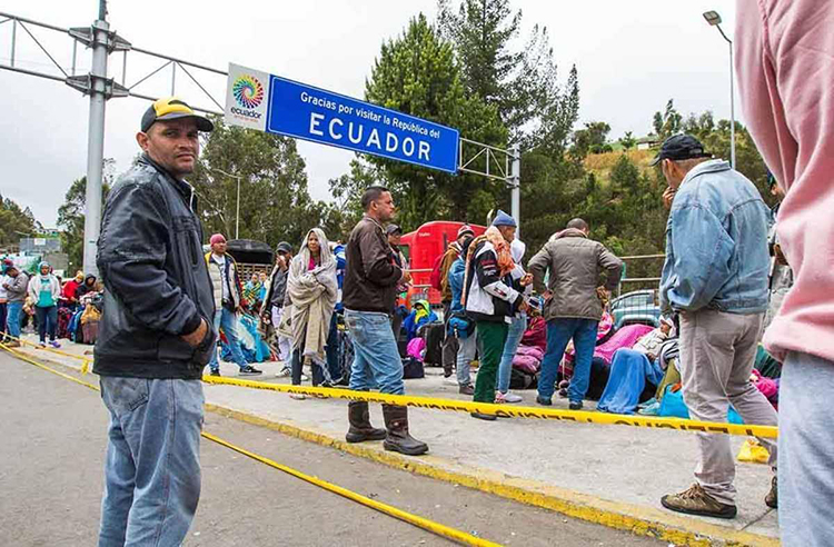 Ecuador promete corredor humanitario para venezolanos