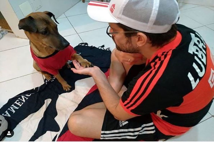 Vendió su entrada de la Copa Libertadores para salvar a su perro con cáncer
