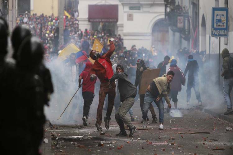 La Defensoría del Pueblo eleva a siete los fallecidos en protestas en Ecuador