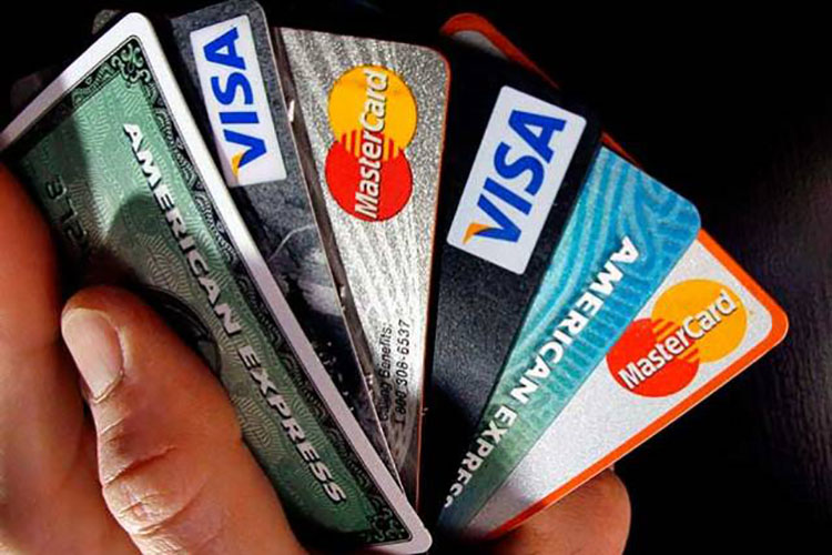 Algunos bancos reportan aumento de límite en tarjetas de crédito a sus clientes