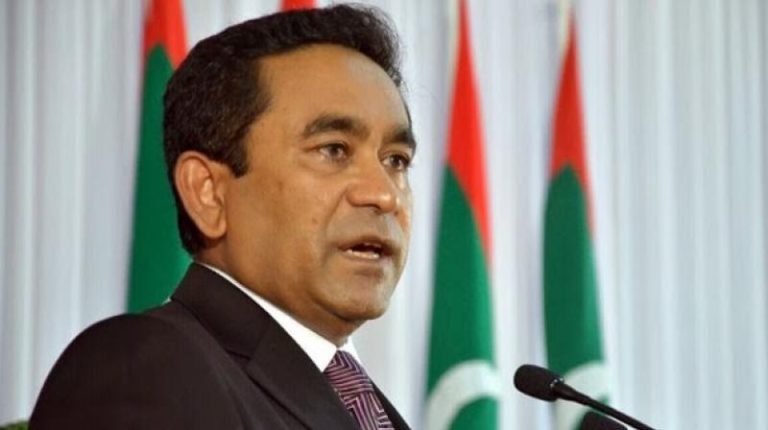 Condenan a expresidente de Maldivas a 5 años de prisión por lavado de dinero