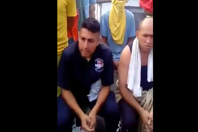 Vea el trato que le dan los reos del Táchira a custodios secuestrados (+Video)