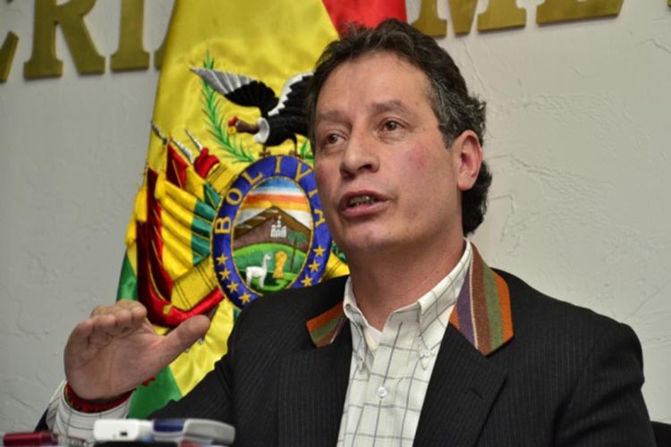 Renuncia el ministro de Minería de Bolivia luego que manifestantes quemaran su casa