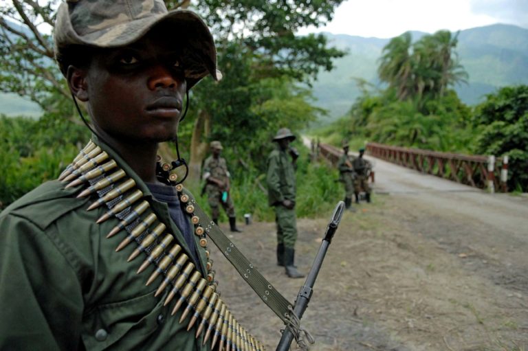 Mueren 21 personas en ataque de rebeldes ugandeses en el Congo