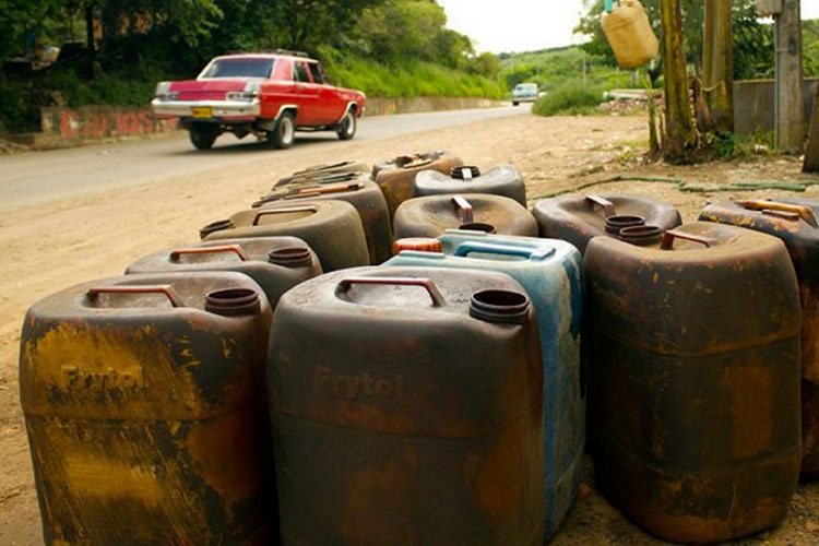 Detienen a siete integrantes de «Los Rastrojos» por contrabando de gasolina en Mérida