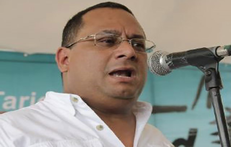 Ronderos denuncia «sendos megapagones» en Margarita y Coche