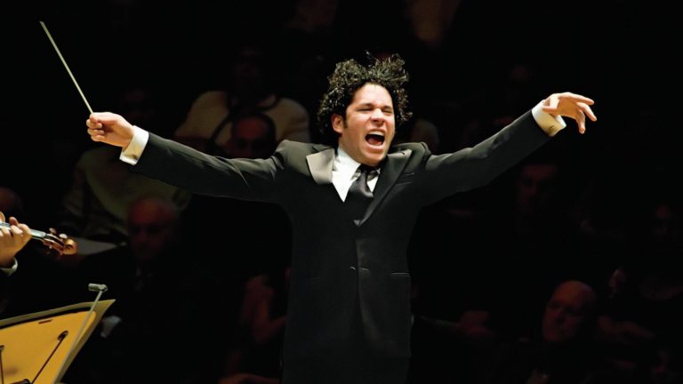Dudamel comparte su orquesta en una experiencia virtual con el público