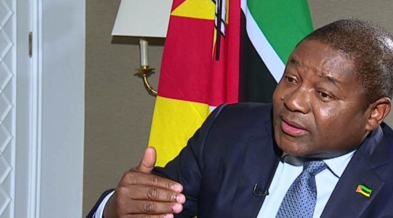 Oposición pide dimisión del presidente de Mozambique por supuesta corrupción