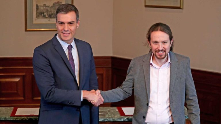 PSOE y Podemos firman acuerdo para formar Gobierno