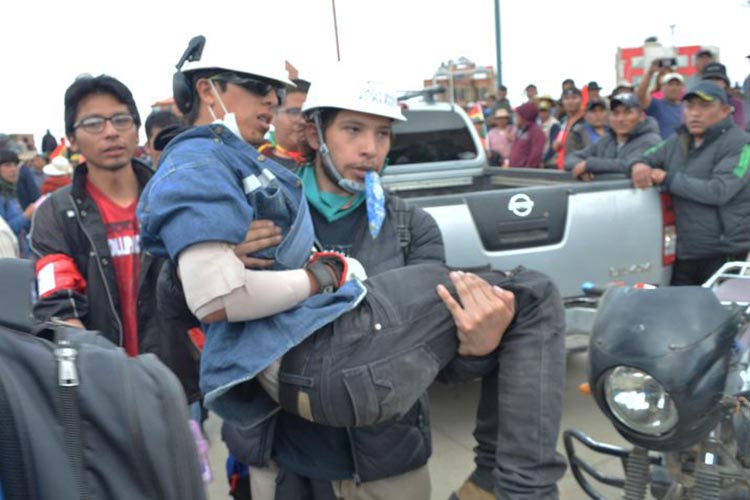 Al menos 3 heridos por disparos a una caravana opositora a Evo Morales en Bolivia