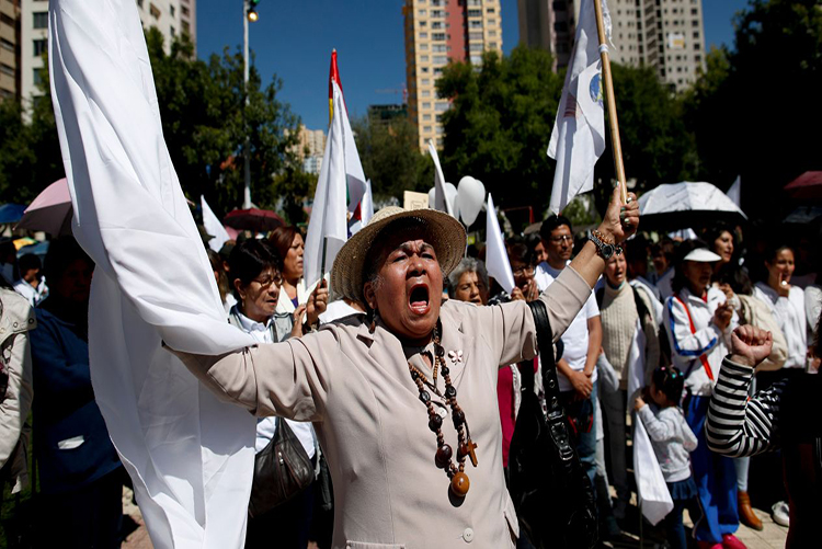 Manifestantes dan ultimátum a presidenta interina de Bolivia para que renuncie