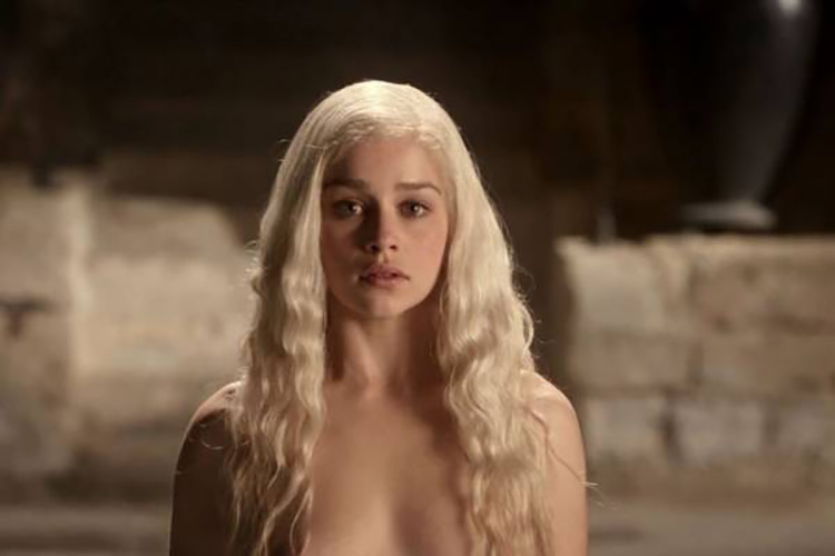 Luego de Juego de Tronos: Emilia Clarke ha sido presionada para  volver a desnudarse