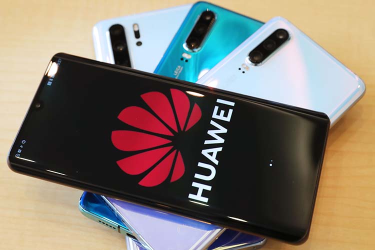 EE.UU. extenderá licencias para continuar negociando con Huawei