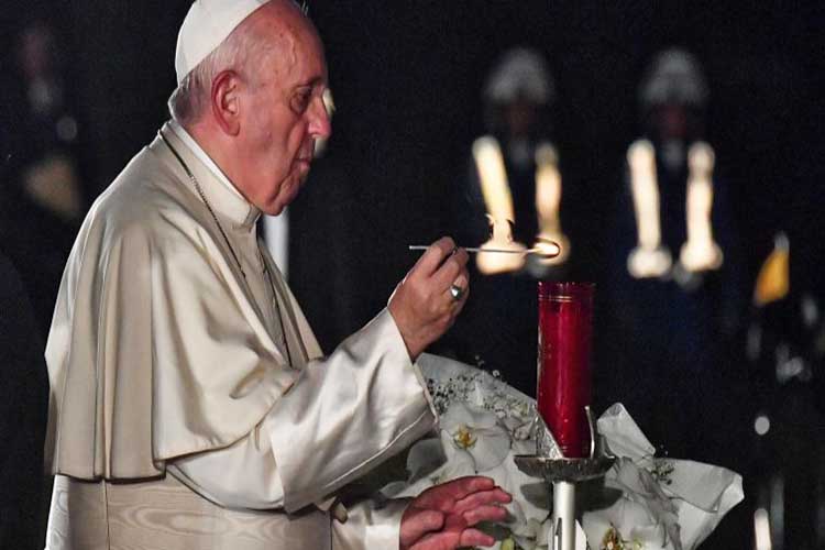 El papa en Hiroshima: «Usar la energía atómica para la guerra es un crimen»