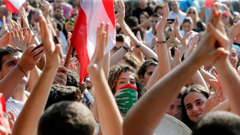 Ejército libanés bloquea acceso palacio presidencial ante aumento de tensión