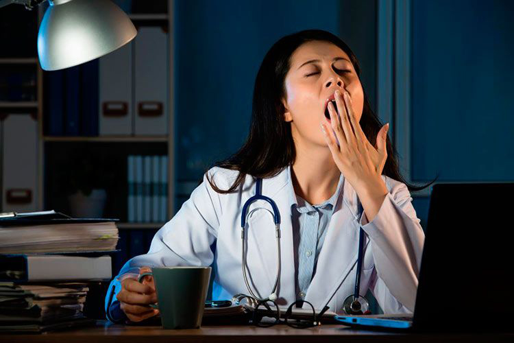 Trabajar en el turno nocturno podría ser causa de cáncer, revela estudio
