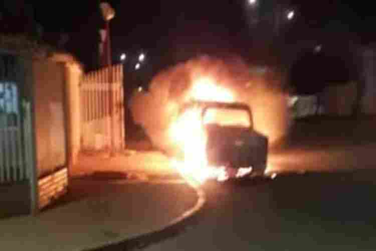 Dispararon contra su casa y quemaron carro de concejal del PSUV