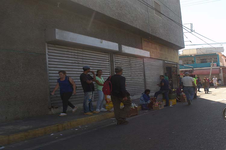 Apagón en Punto Fijo dejó en cero la actividad comercial