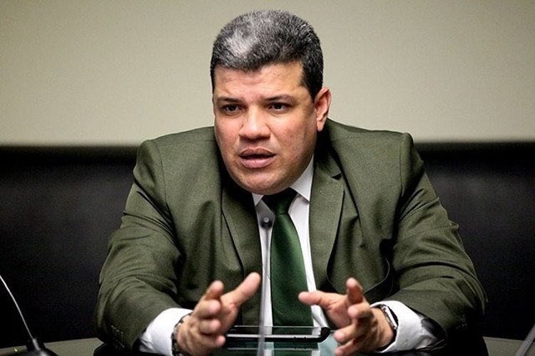 Luis Parra se defiende y pide al portal ArmandoInfo presentar pruebas en instancias internacionales