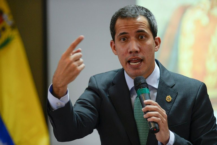 Guaidó hará anuncios este martes en la noche