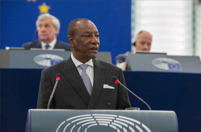 Presidente de Guinea anuncia Constitución que le podría mantener en el poder